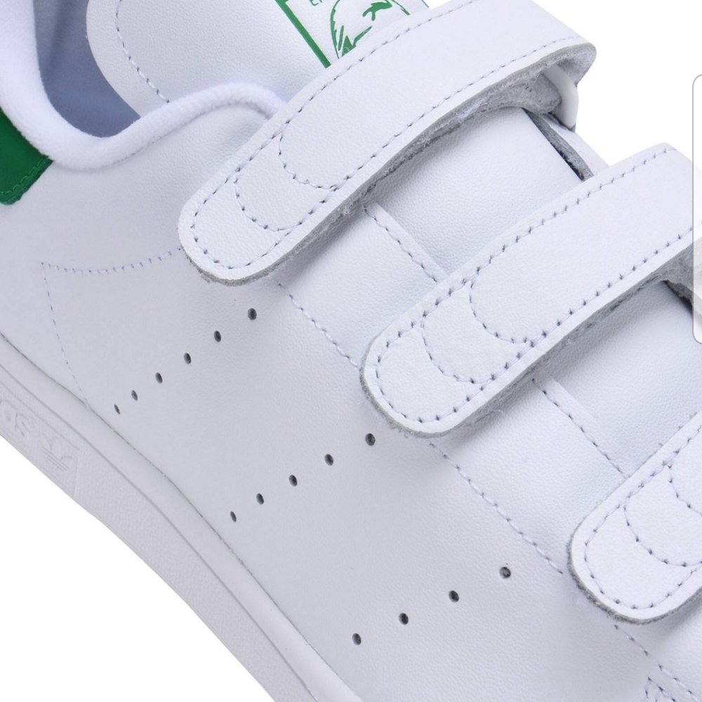 2 sneakers for women  brand new 65$ for each  65$ for adidas and 65$for coq